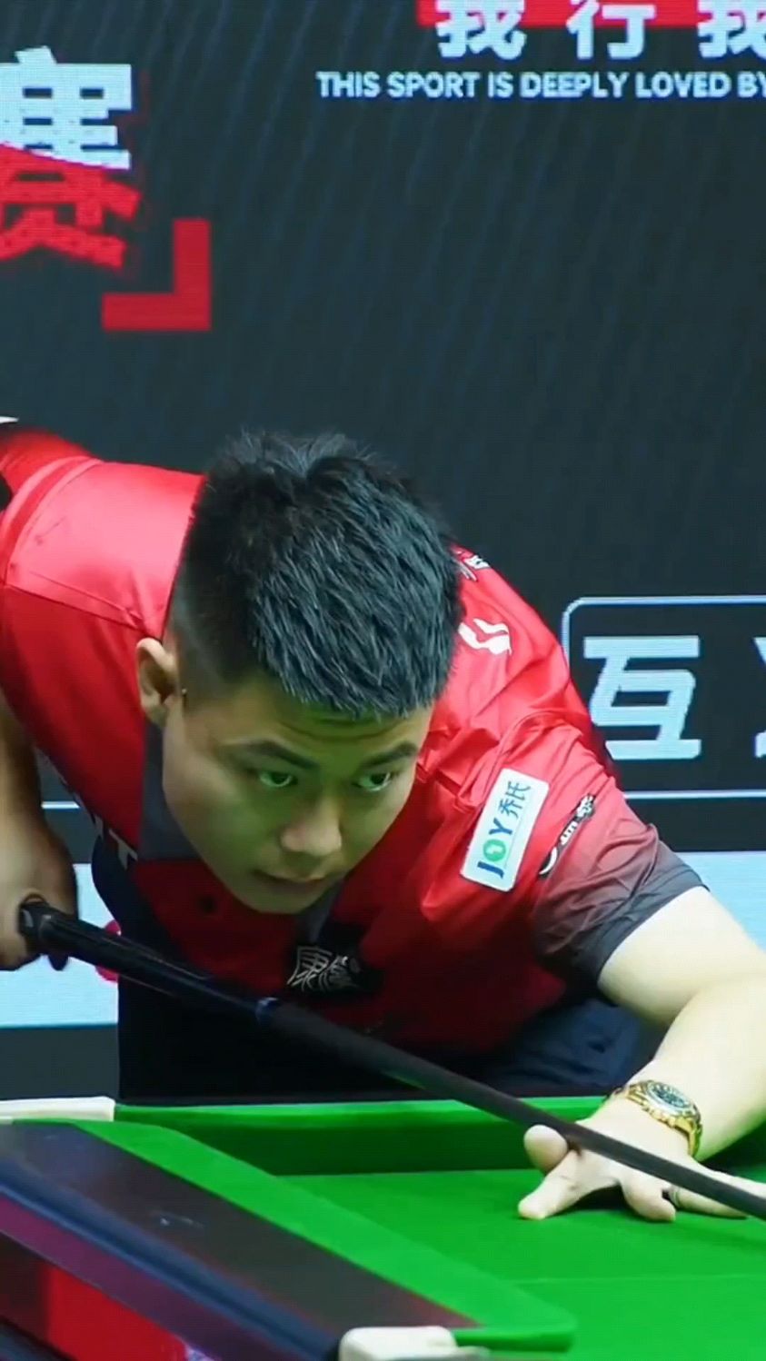 中展现了坚 中展现了坚