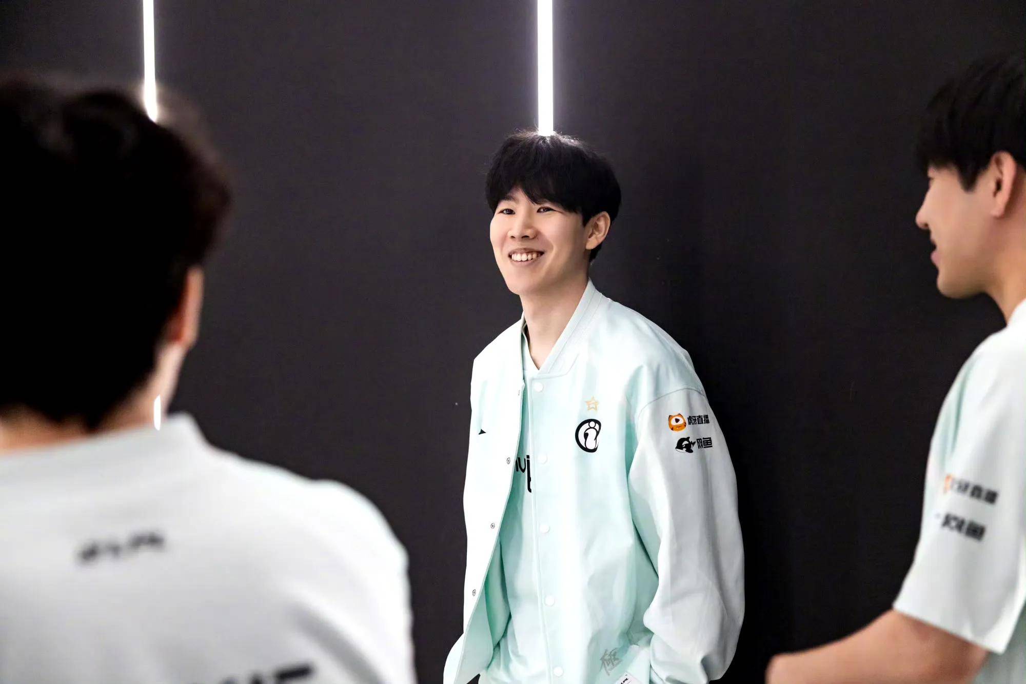 部的竞争格 部的竞争格