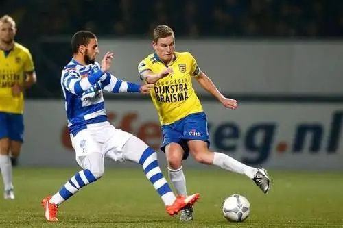 他在球场上 他在球场上